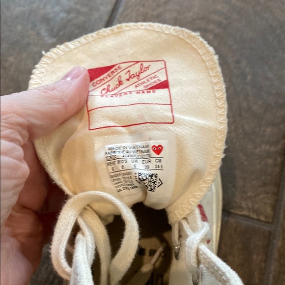 Converse x Comme des Garçons Play High-Top Chuck Taylors Hearts - Picture 8 of 9